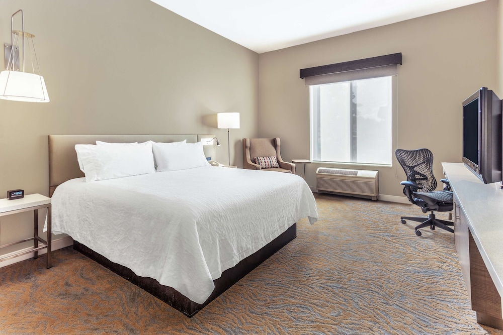 Hilton Garden Inn St. Charles 11/48