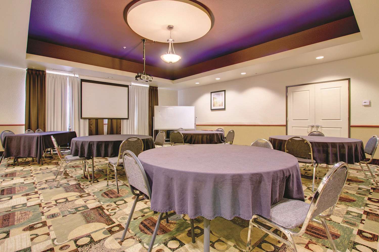 La Quinta Inn & Suites by Wyndham Denver Gateway Park 27/33