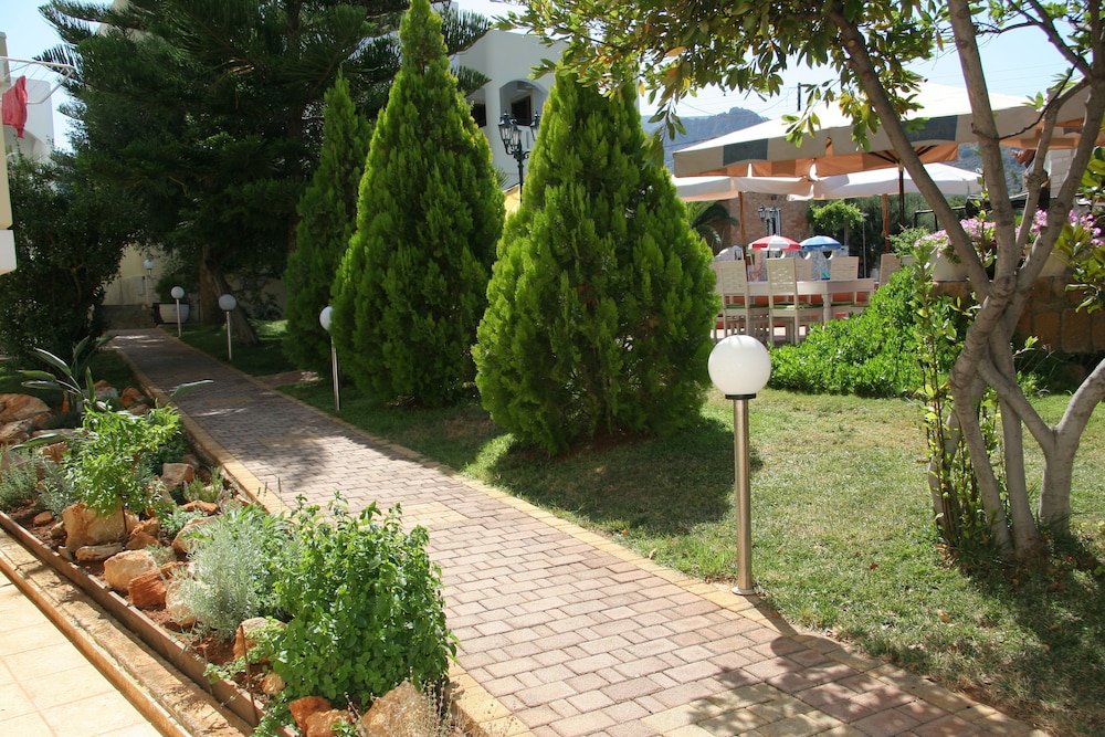 Nikos Apartments 13/76