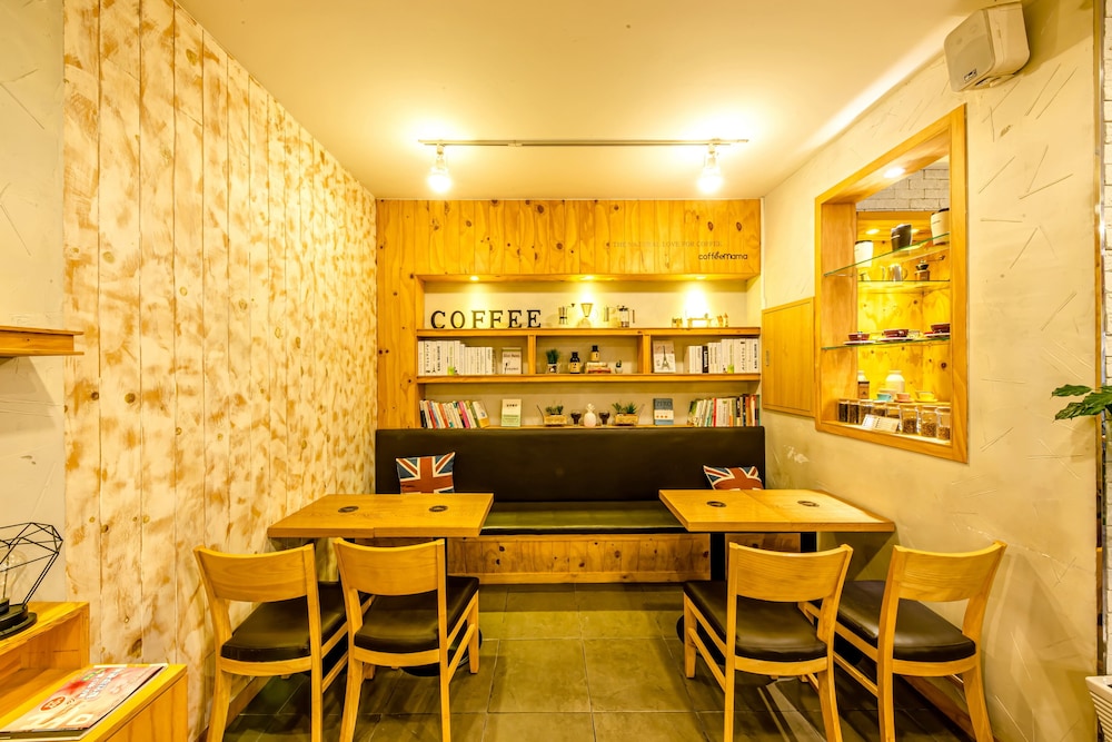 Trevi Hotel 34/46