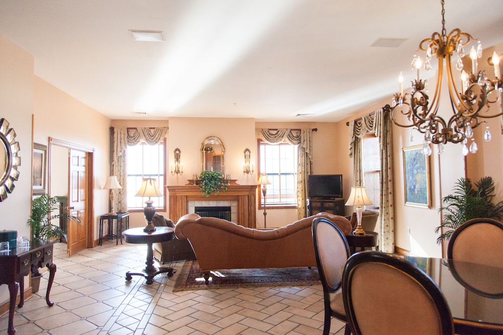 Landmark Inn 39/58