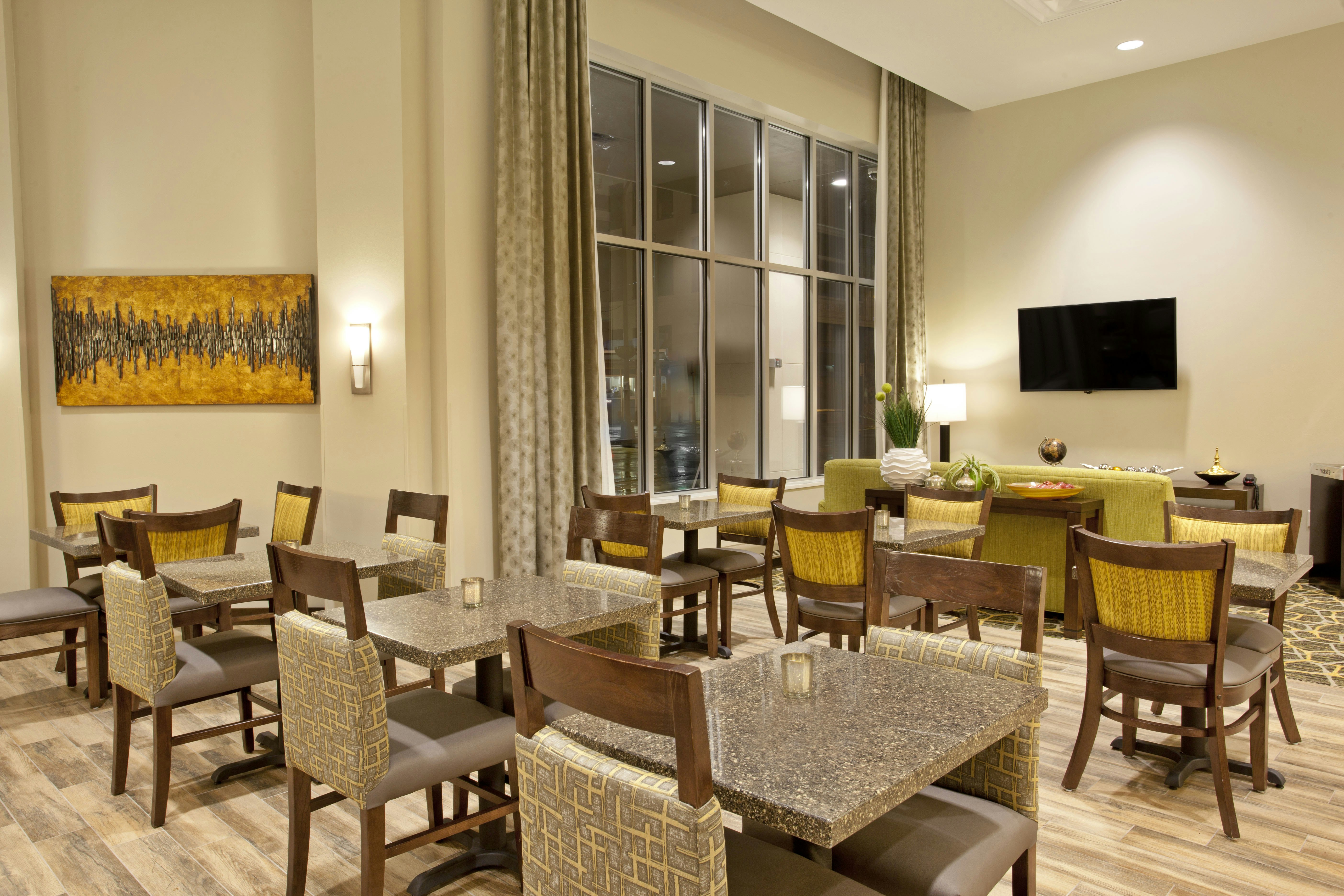 Hampton Inn and Suites Minneapolis Downtown 39/45
