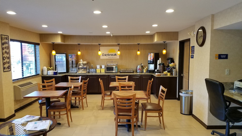 Days Inn by Wyndham Woodland 32/54