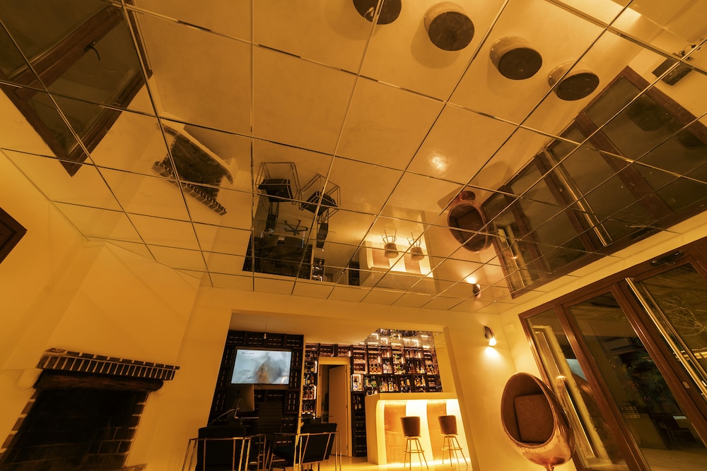 PAIISE Hotels 5/58