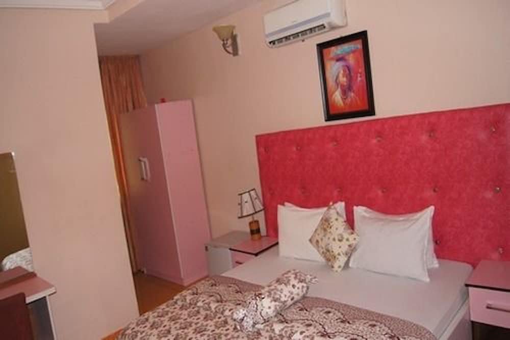 Royalview Hotel And Suites 33/62