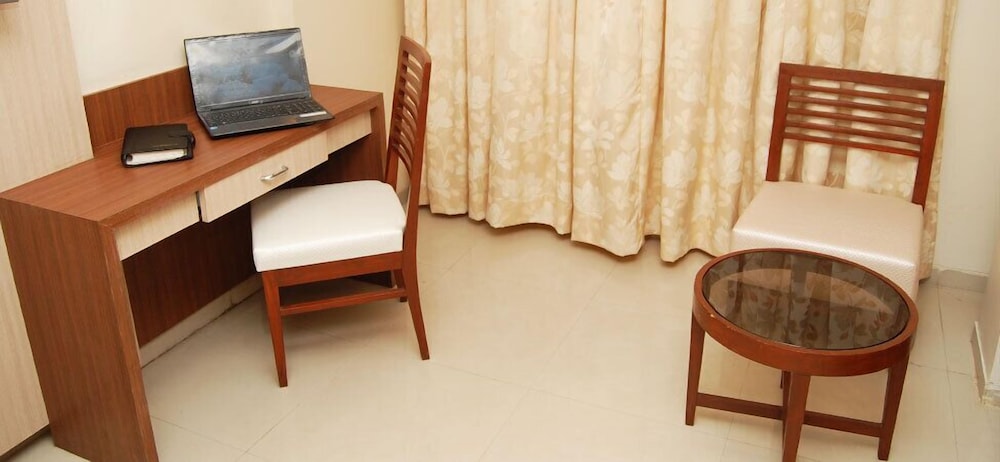 Hotel Aishwarya Residency 10/17