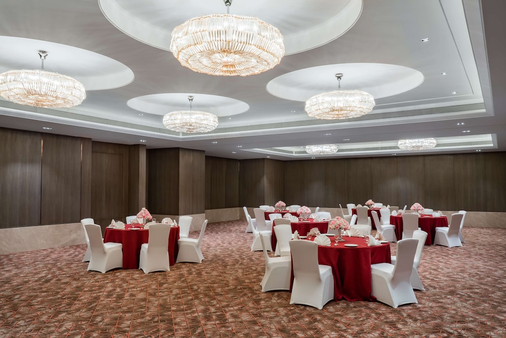 Radisson Bhopal 58/64