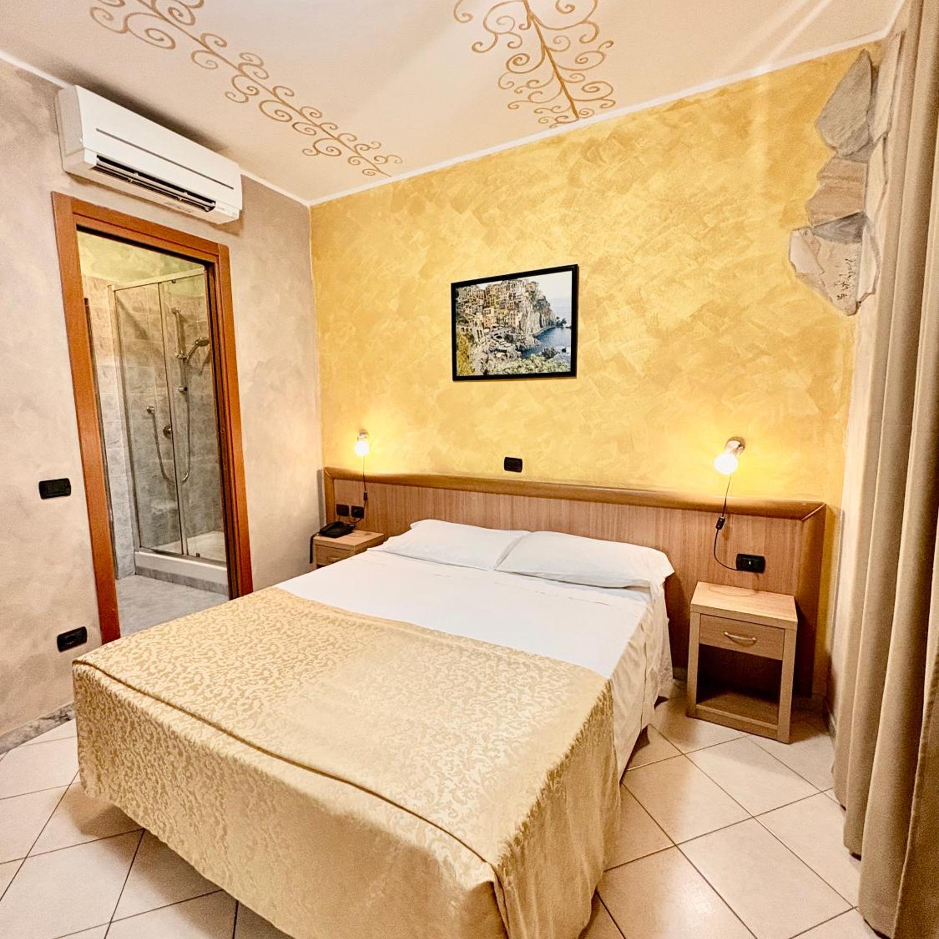 HOTEL DELLA POSTA 23/83