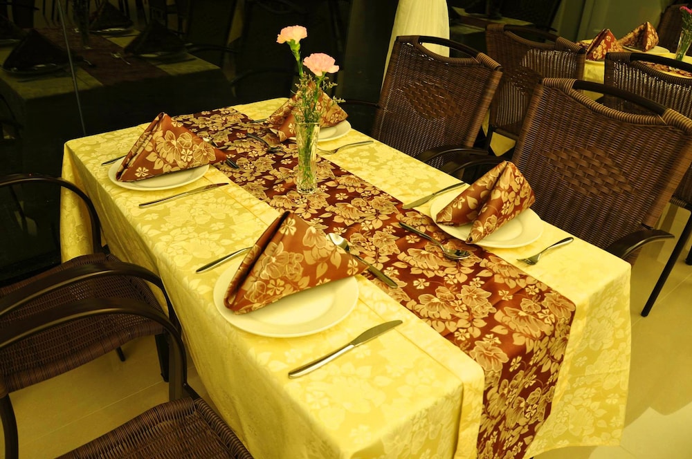 Libo Business Hotel 12/17