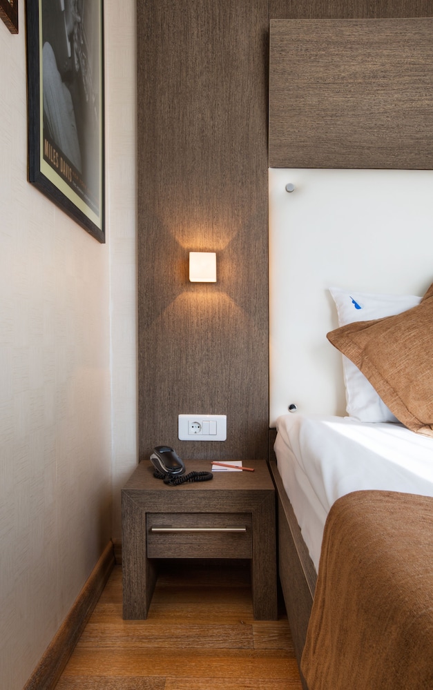 Jazz Hotel 24/70