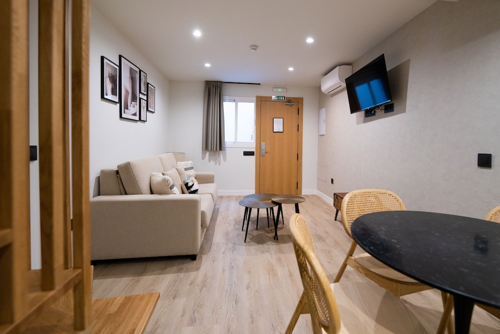 Oasis Hostel Malaga 29/39
