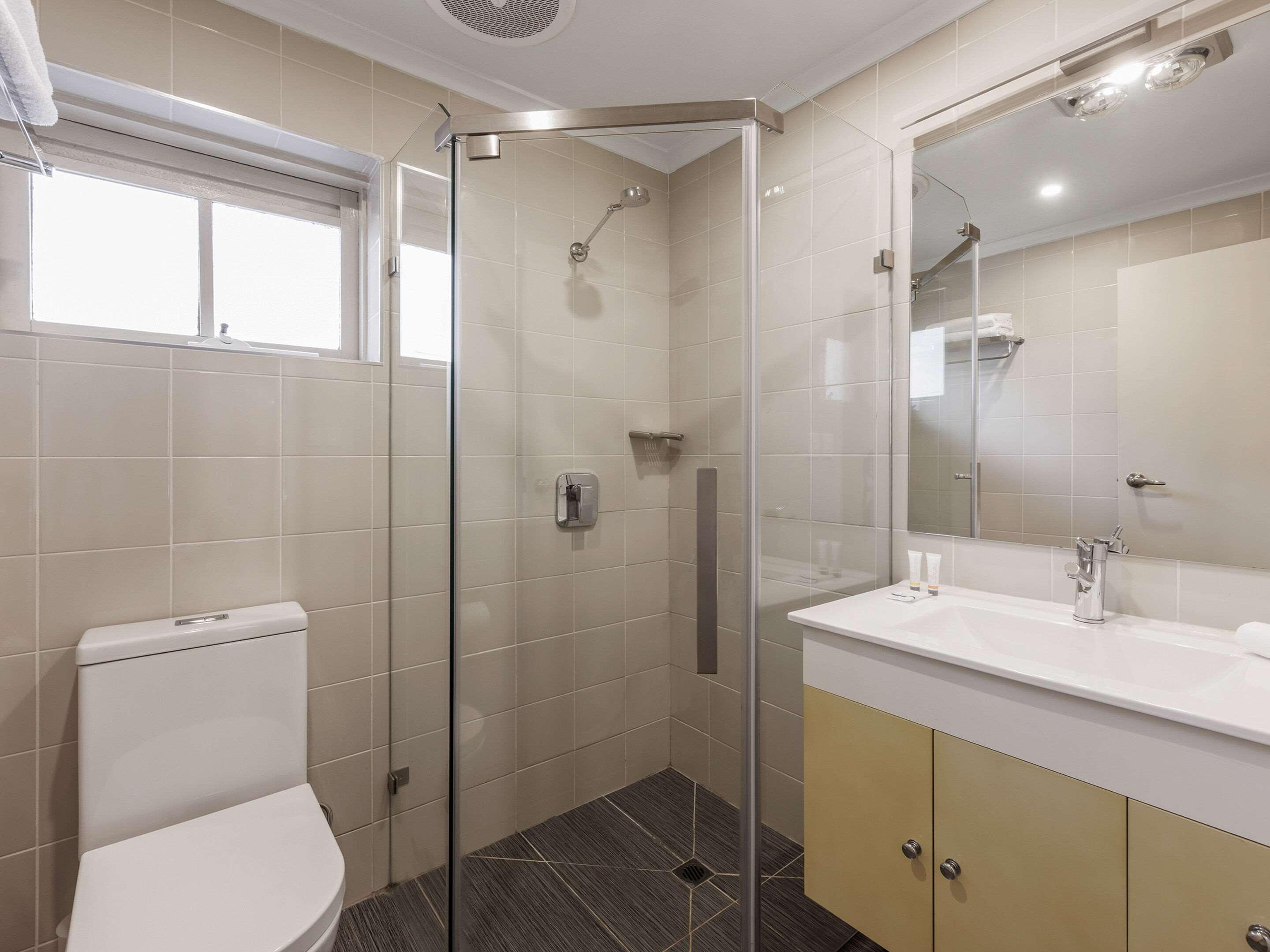 Room, 2 Beds, Quality Hotel Melbourne Airport 9/10