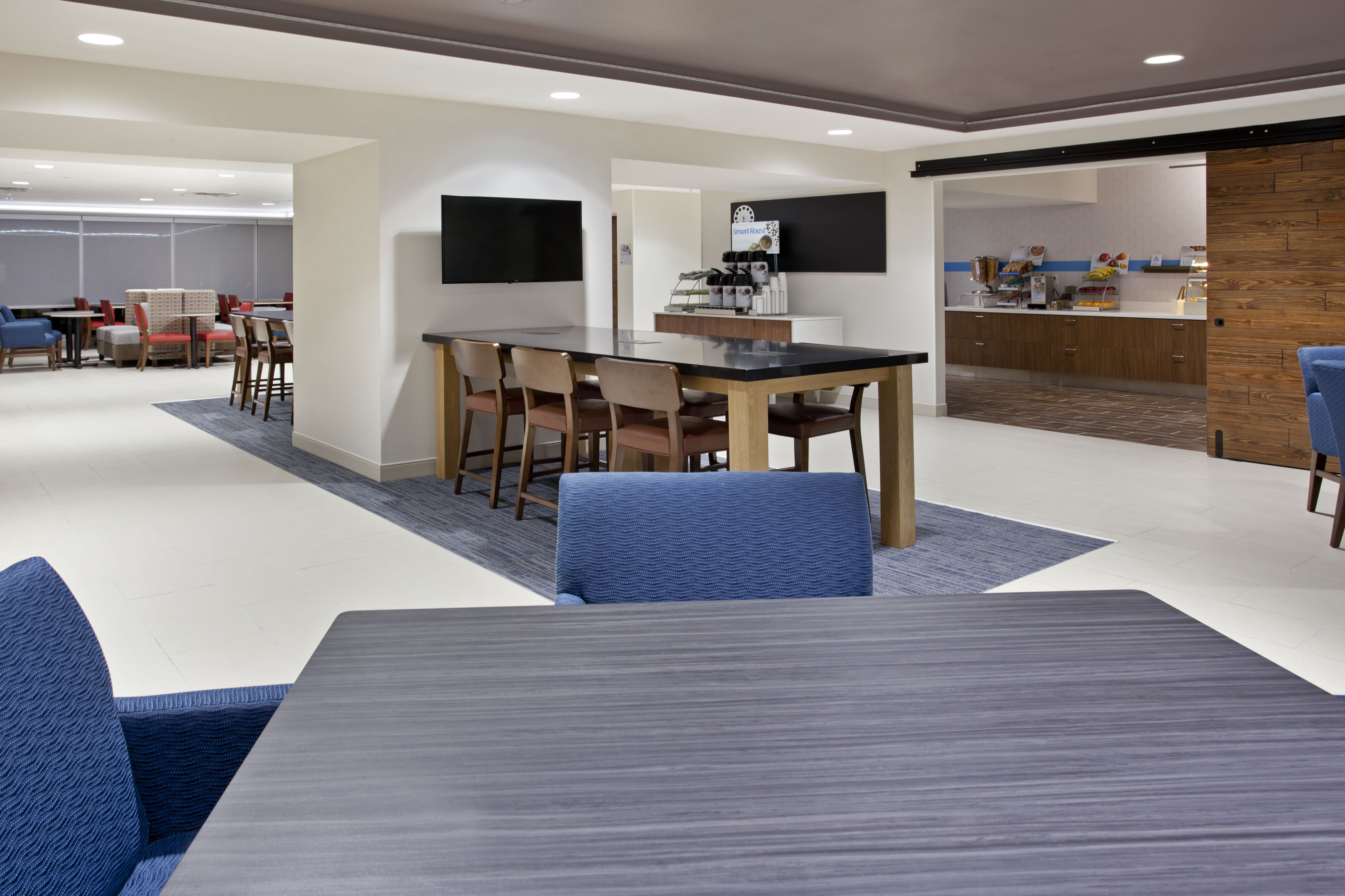 Holiday Inn Express and Suites Austin Downtown University 34/39