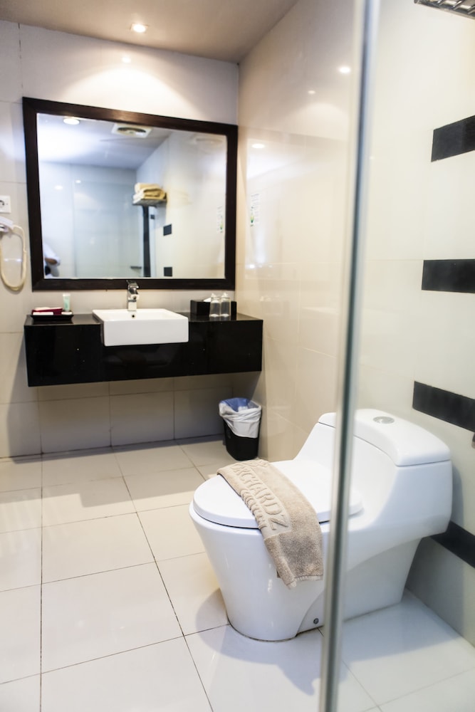 Orchardz Jayakarta Hotel 17/73