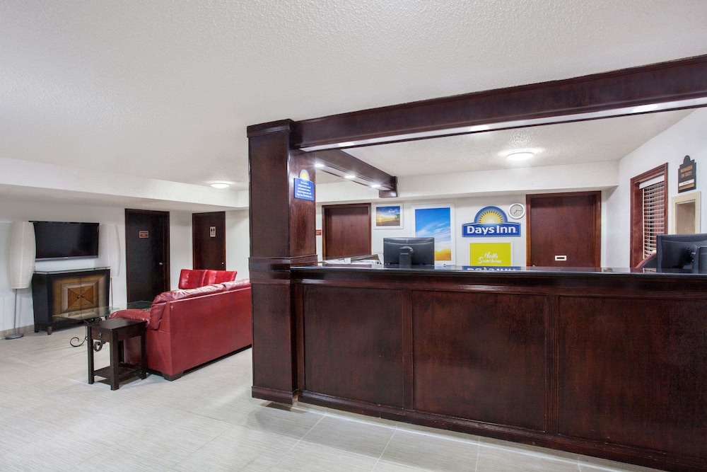 Days Inn by Wyndham Pensacola I-10 8/34