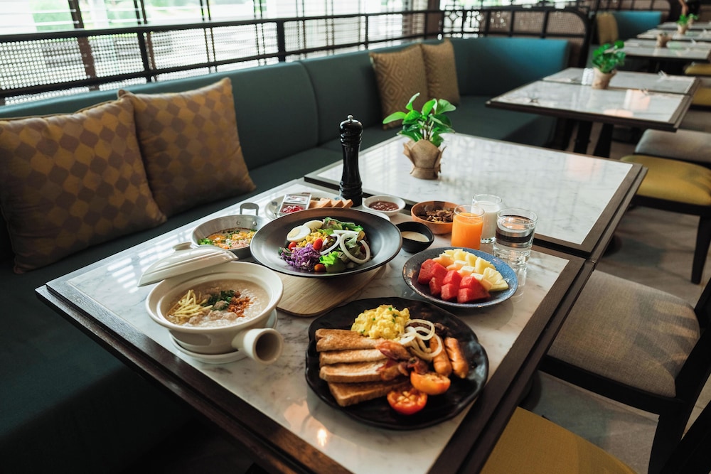 Indochina Hotel 32/50
