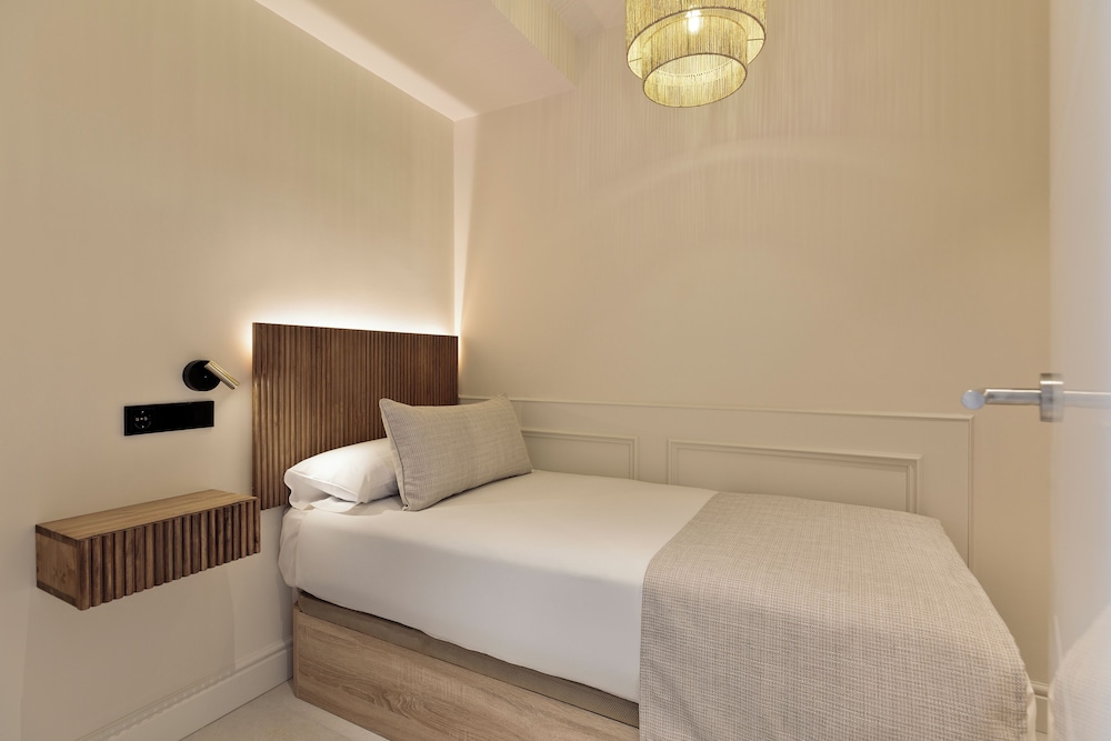 Sitges Group Ribera 13/50