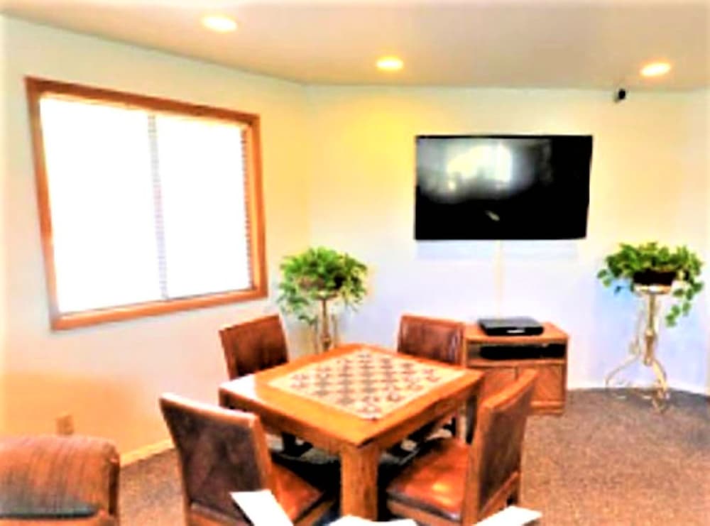 High Sierra Condominiums 38/67