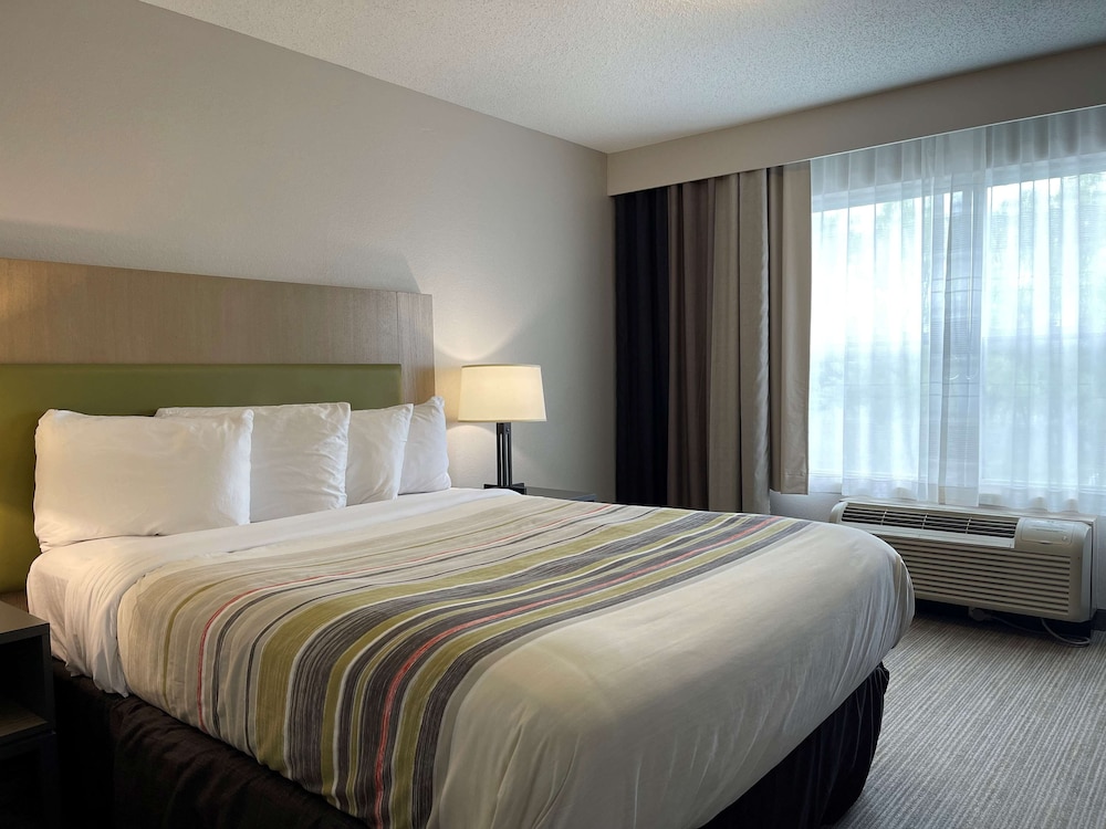 Country Inn & Suites by Radisson, Brooklyn Center, MN 8/30