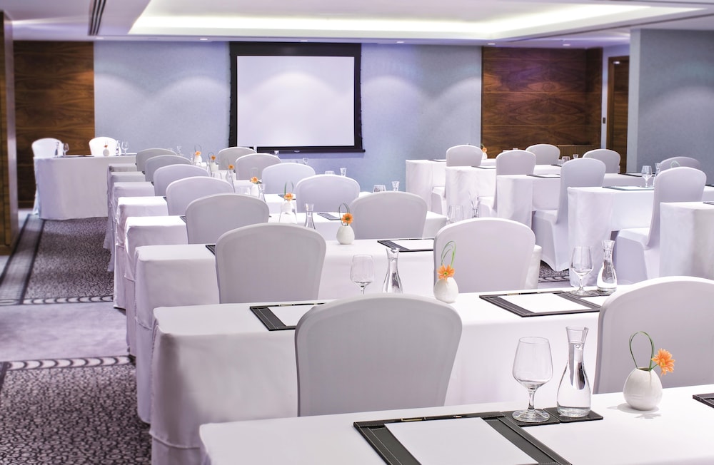 Avani Deira Dubai Hotel 36/46