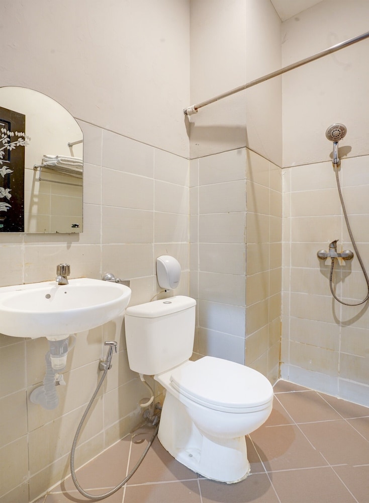 Townhouse Oak Padang near RTH Imam Bonjol formerly Bunda Hotel 58/60