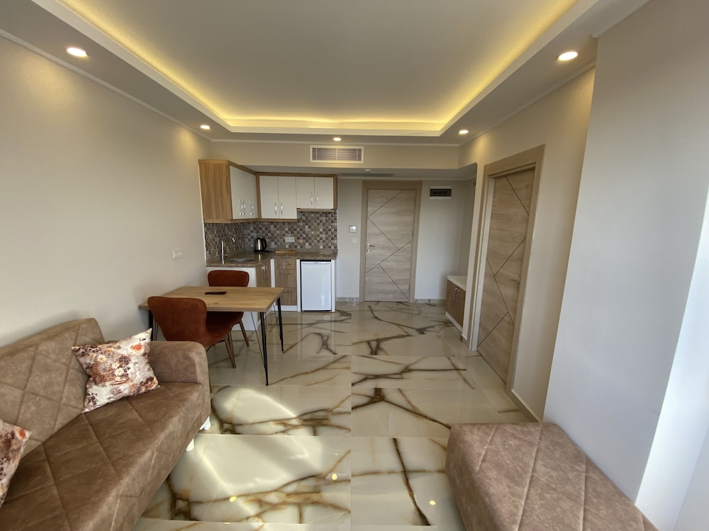 Huma Elite Hotel 24/36