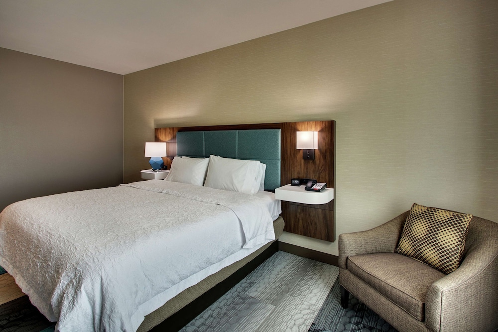 Hampton Inn And Suites Southport 20/56