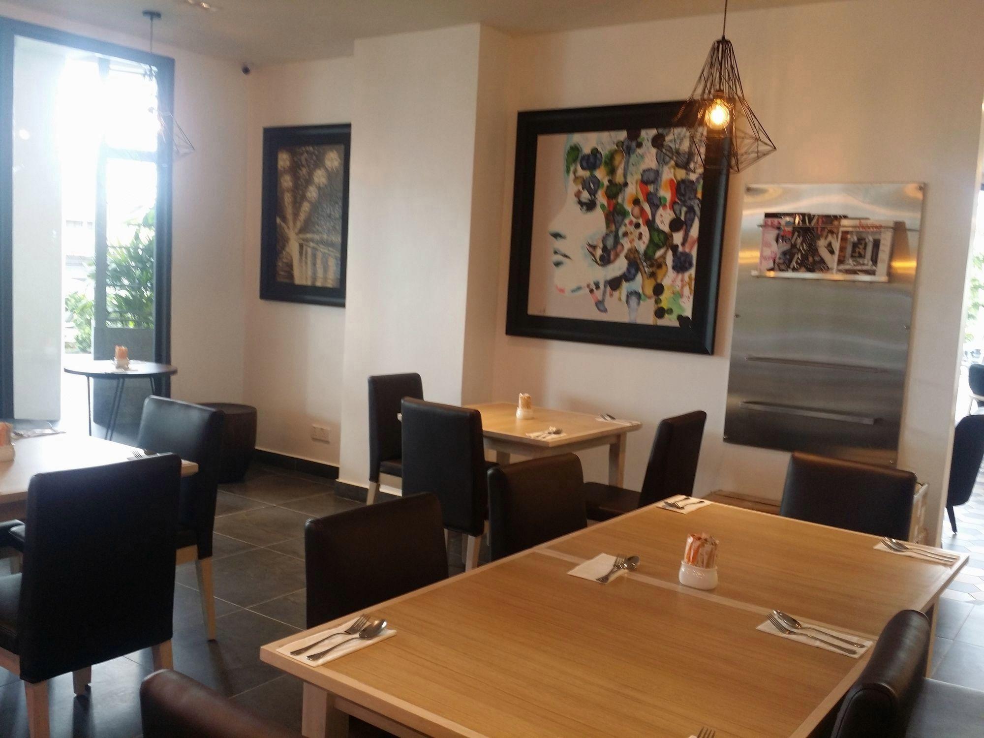 restaurant cafeteria