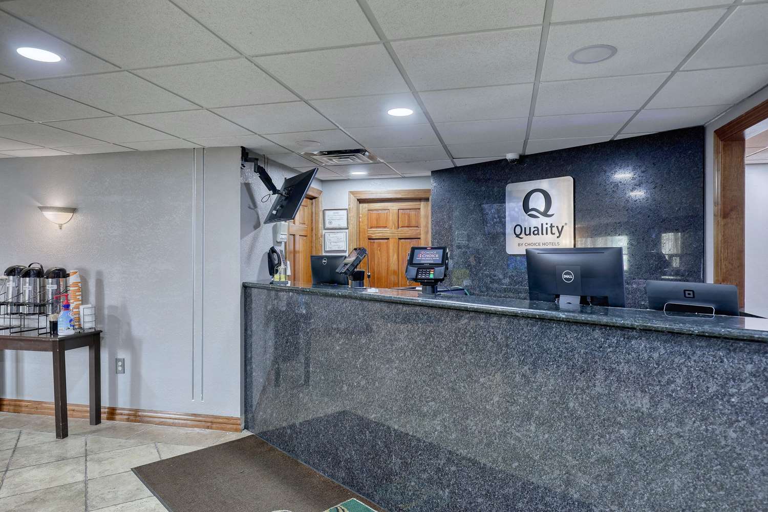 Quality Inn & Suites Green Bay Downtown 6/25