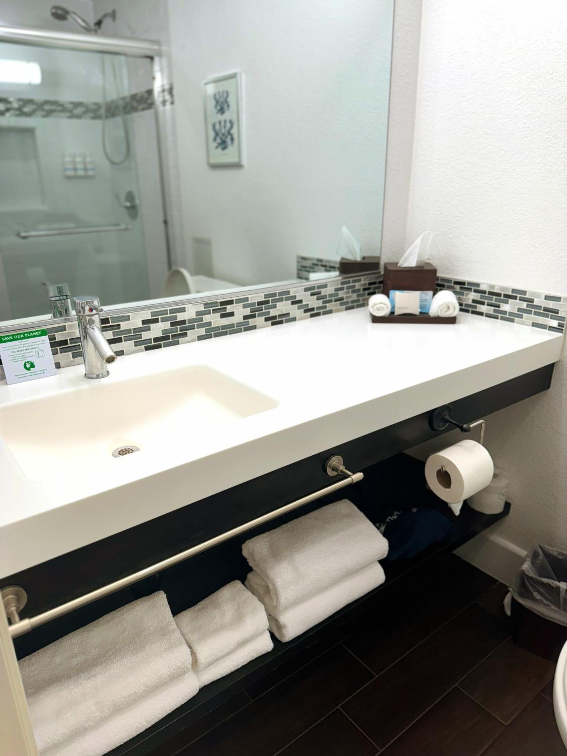 غرفة تنفيذية بسرير كينج، Pacific Inn 4/10