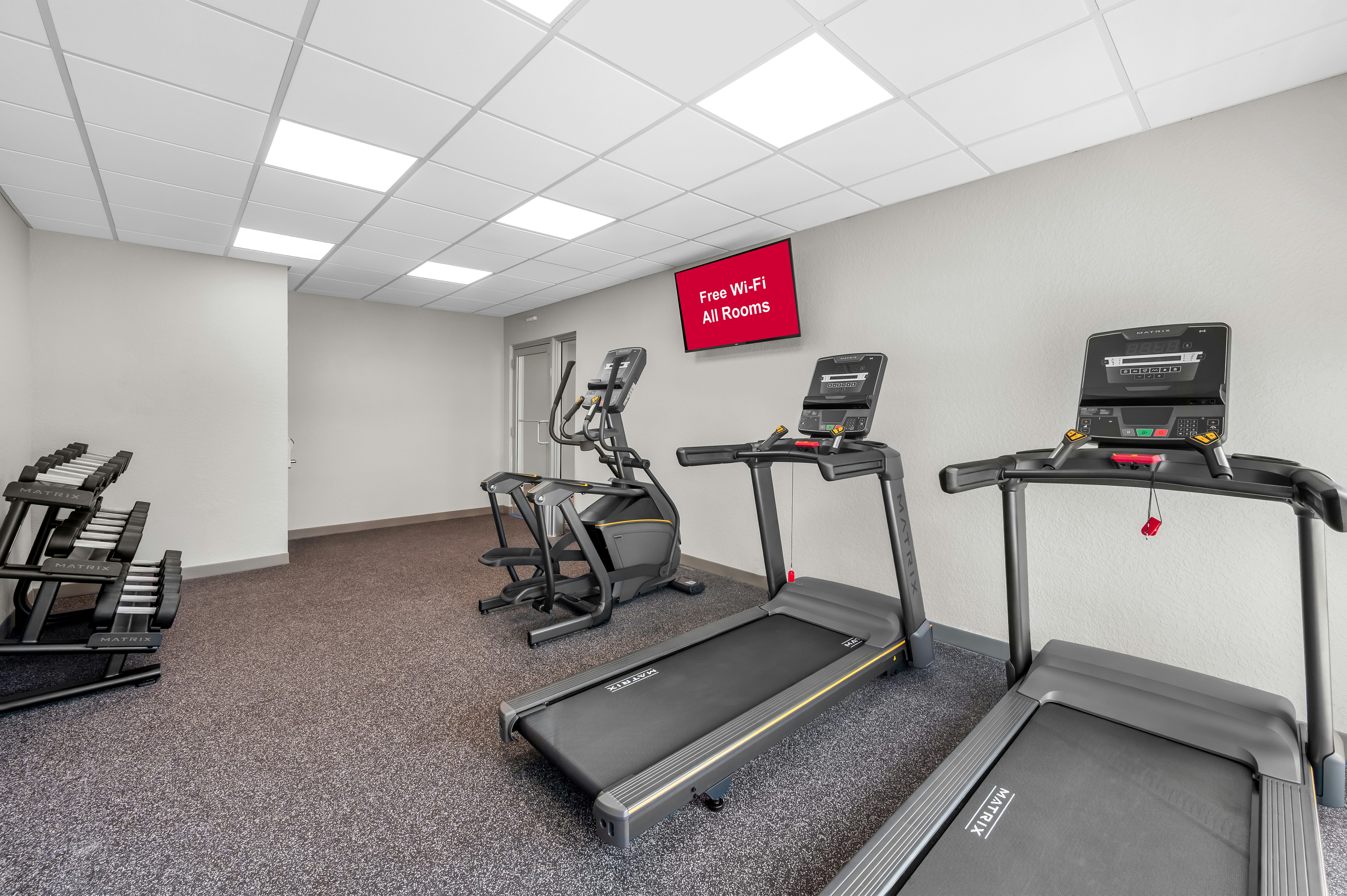 HomeTowne Studios by Red Roof Fort Myers 22/35