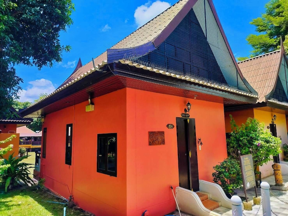 Pludhaya Resort and Spa 4/76