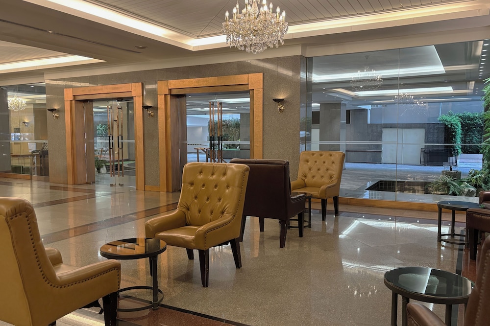 Rembrandt Residences Bangkok (Sukhumvit Soi 20) 68/83