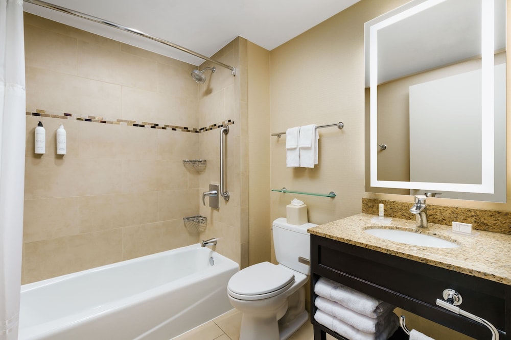 Fairfield by Marriott Inn & Suites New York Midtown Manhattan/Penn Station 12/33