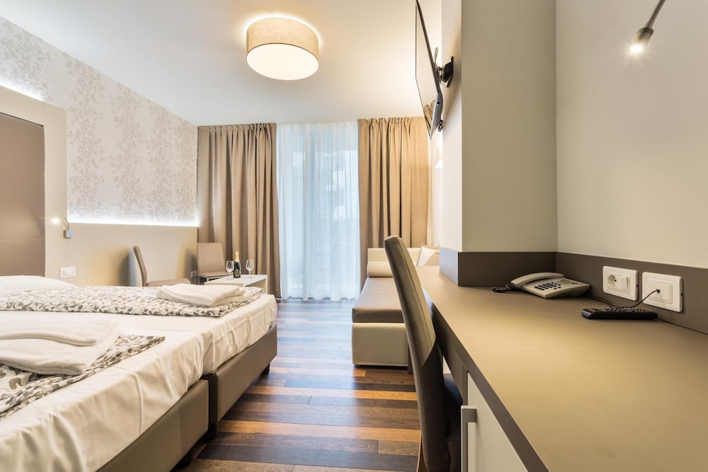 Albergo Gardesana 40/71