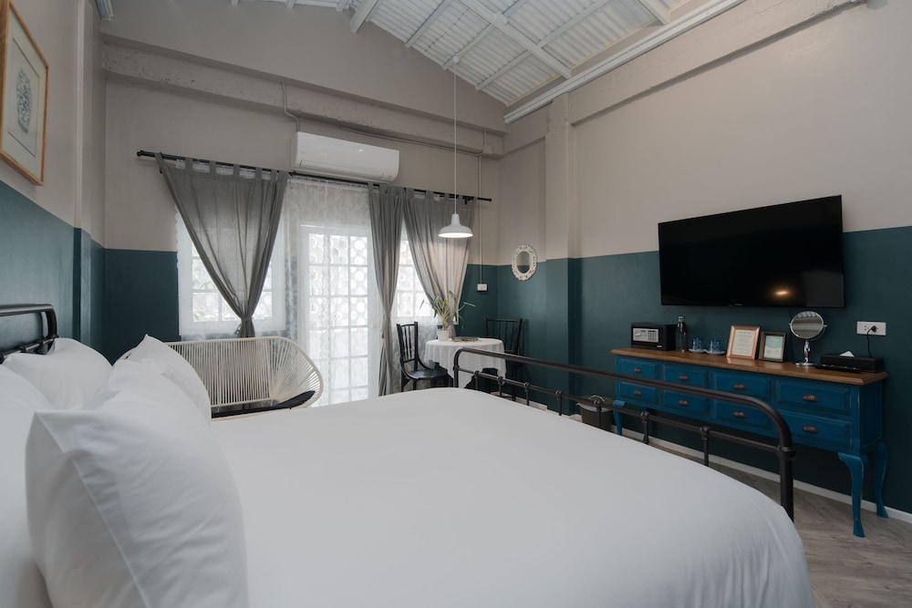 Blu Monkey Boutique Phuket Town 10/50