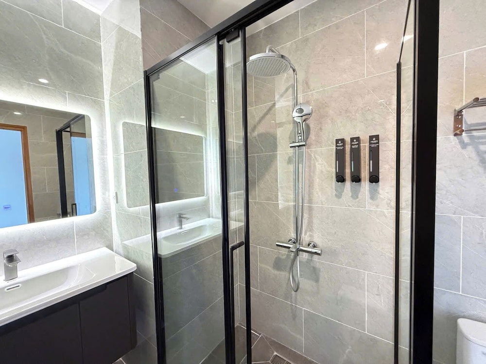 Amarin Resort & Spa 67/69