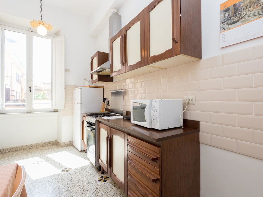 RSH Vatican Comfortable Sunny Apartment 32/34