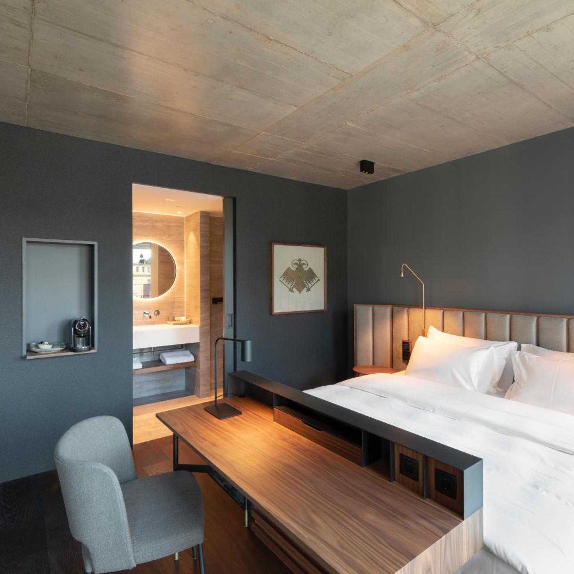 Legend Hotel 11/50