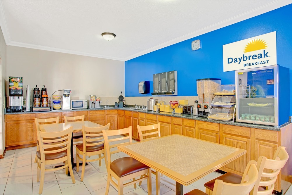 Days Inn By Wyndham Lehi 21/26