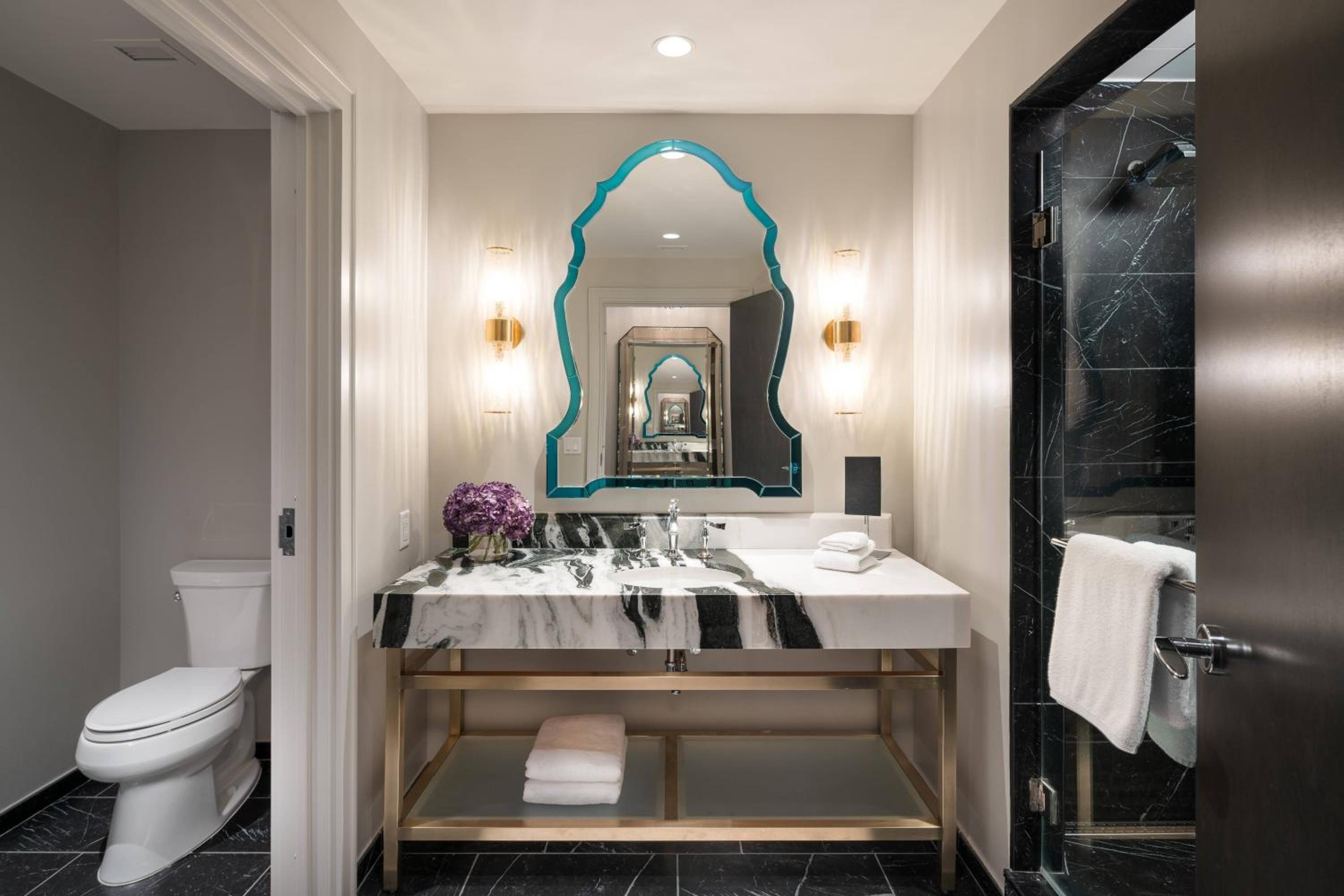 غرفة بسرير كينج بشرفة بإطلالة، Grand Bohemian Hotel Charlotte Autograph Collection 8/9
