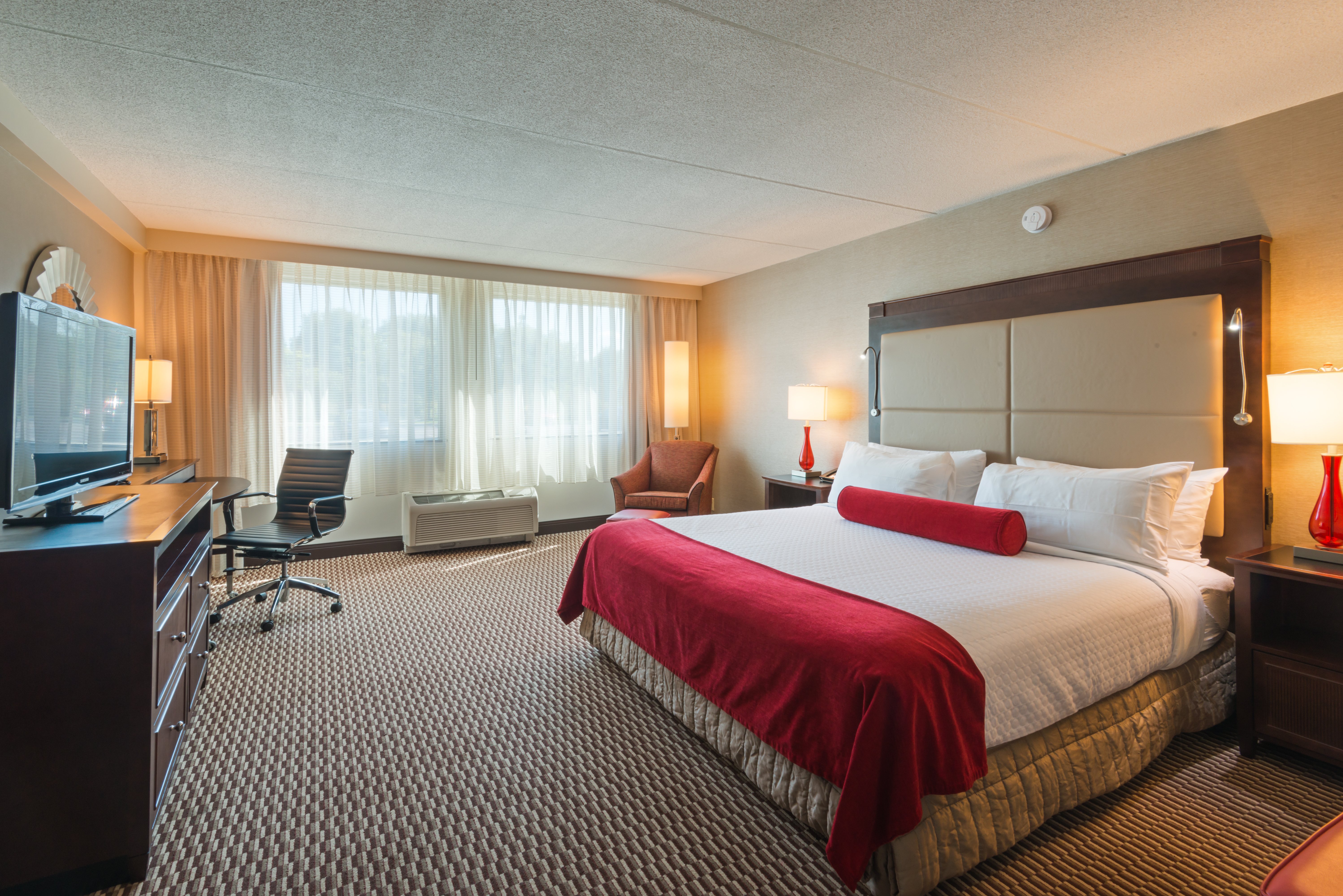 CROWNE PLAZA BOSTON - WOBURN 20/80