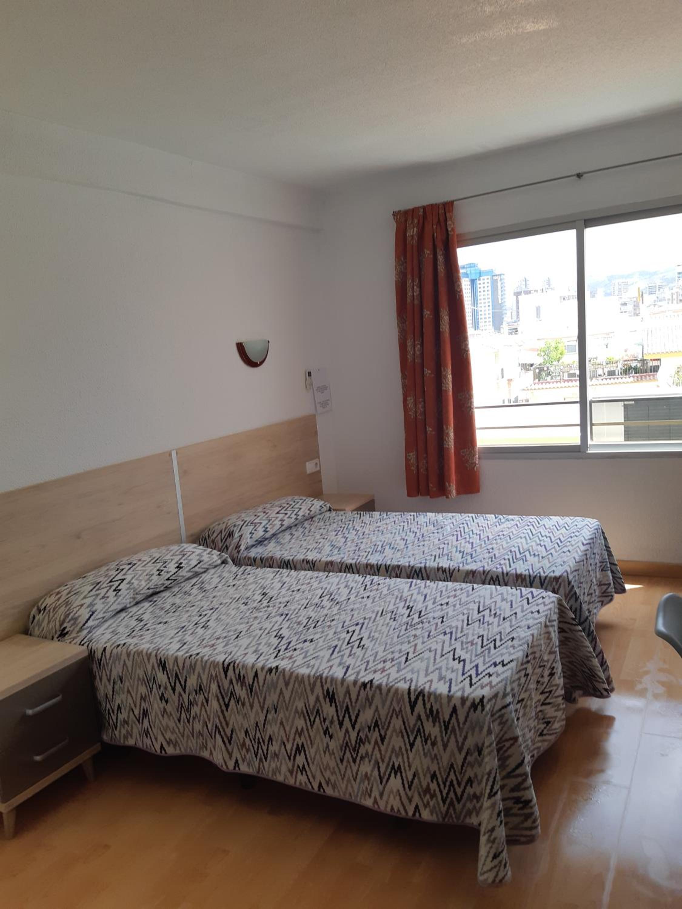 Economy, Twin Beds