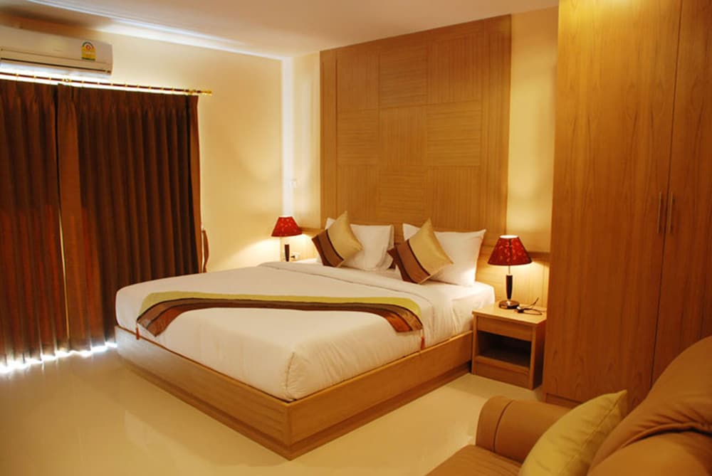 Metropoint Bangkok 30/80