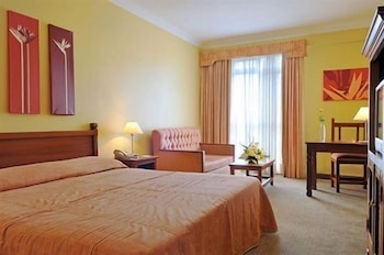 Gold Crest Hotel 13/71