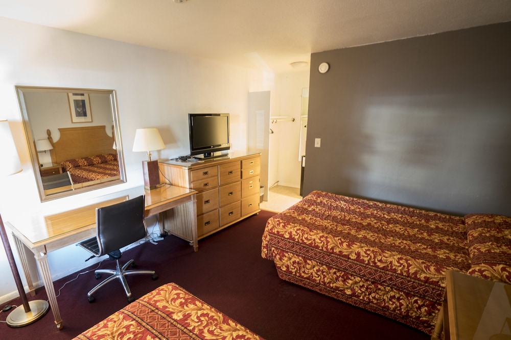 Seatac Inn and Airport Parking 32/44