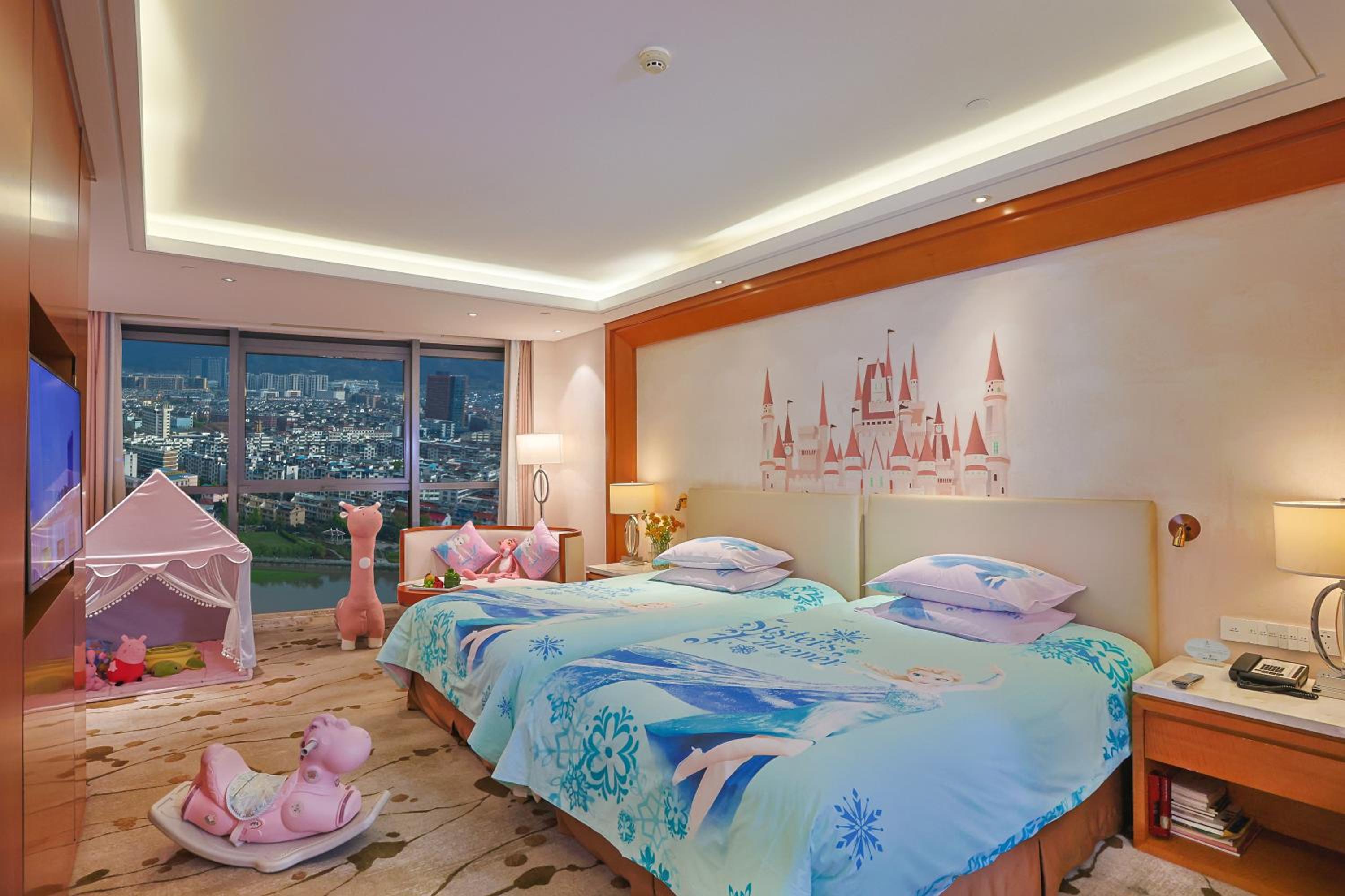 غرفة عائلية بإطلالة على النهر، Yiwu Shangcheng Hotel 8/10