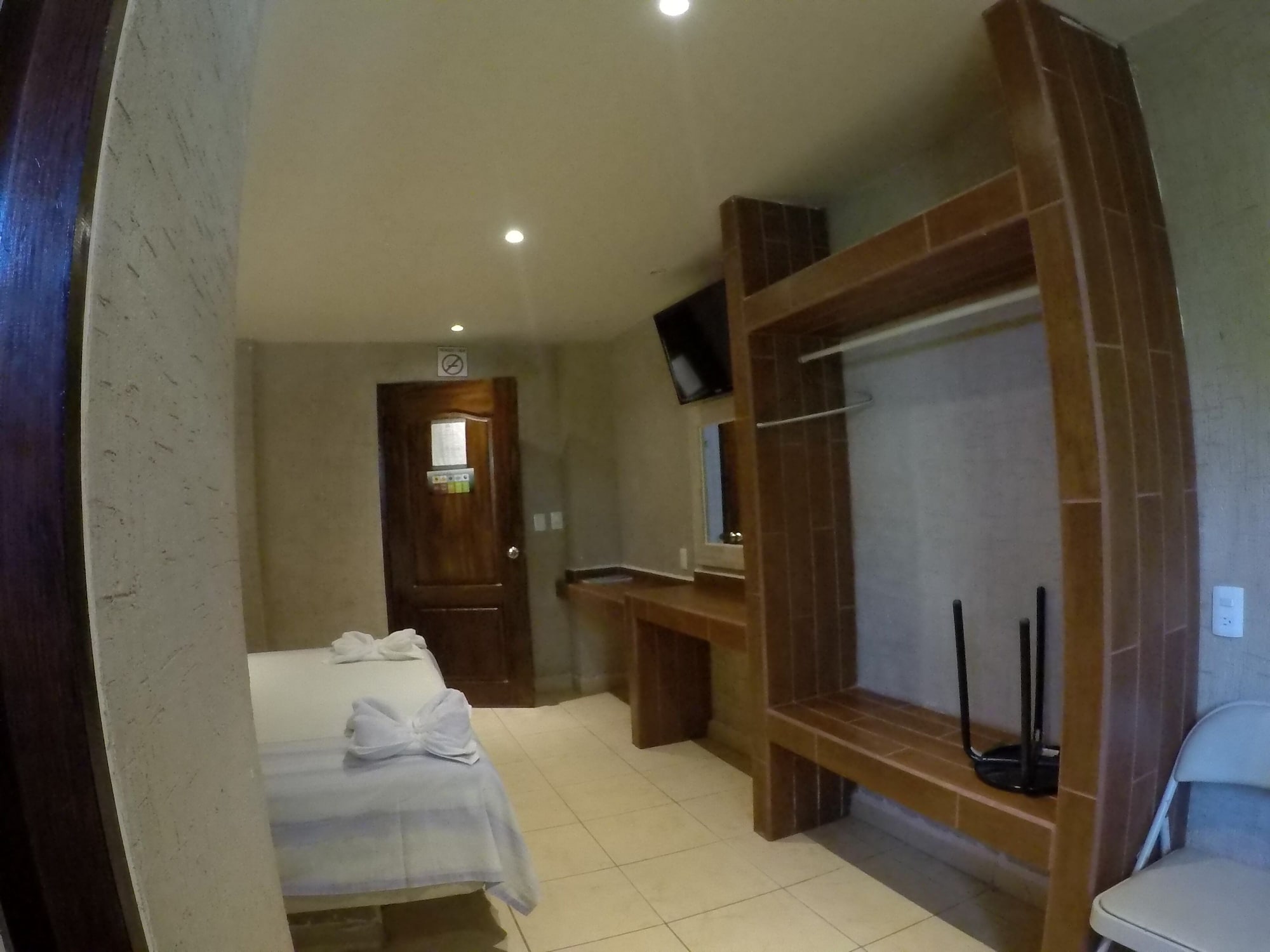 Standard, King Bed, Hotel Ashly 9/10