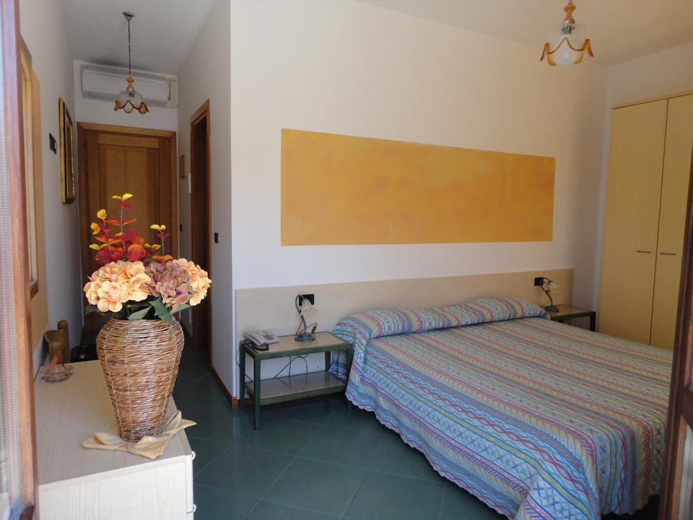 Hotel Ristorante Silvestrino 11/45