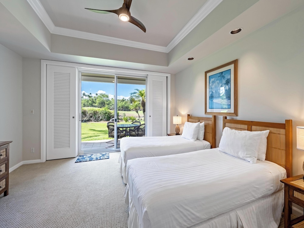 3 BEDROOMS, CONDO, GARDEN VIEW